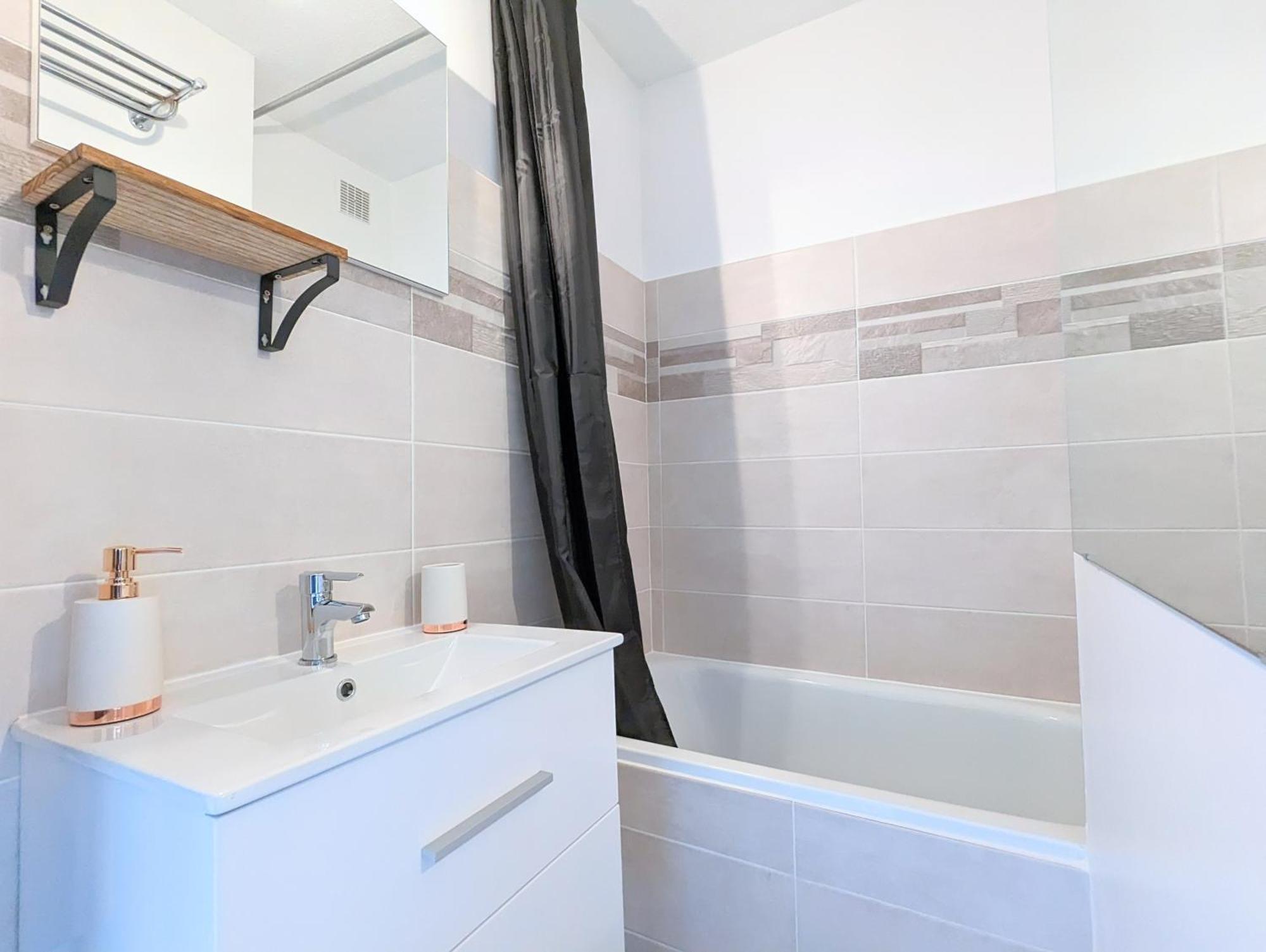Appartement Au Calme + Parking Agde Exterior photo
